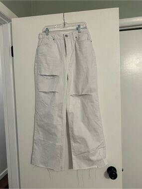 Refuge Denim 90’s Wide Leg Distressed White Jeans, Size 3, NWOT (Never Worn)